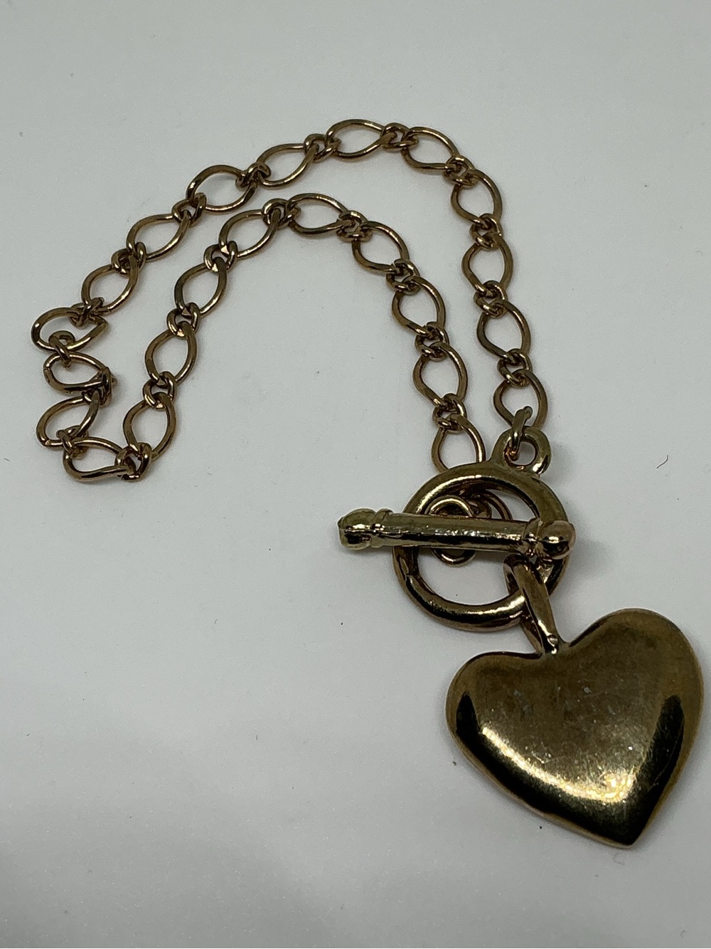 Vintage Gold Tone Heart Charm Bracelet Toggle Clasp Figaro Chain Made in Korea